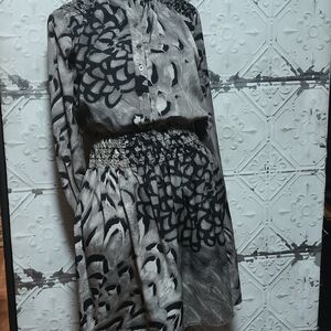 Jessica Simpson Black and Gray Patterned Midi Dress